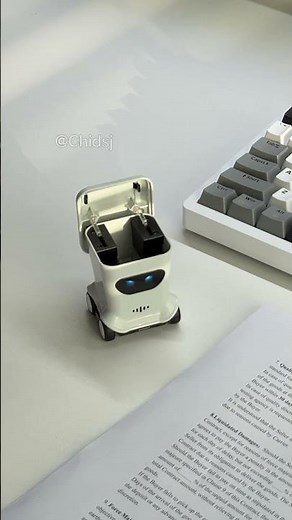 This remote-controlled trash can really brings some fun to my boring workday! #rctrash #rccar