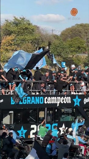La locura celeste no tiene límites: así se vive la caravana de Belgrano campeón en Córdoba