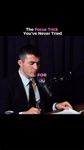Neurohacks | Health | Optimize on Instagram: "Struggling to Focus? Try This Science-Backed Hack. If your brain constantly feels distracted, foggy, or restless — this might be why: 🧠 Focus starts with your eyes. According to neuroscience, your brain’s mental focus follows your visual focus. That means if your eyes are wandering, your mind is too. But here’s what’s wild… In schools across China, kids are now being taught to train focus by staring at a single target — calmly breathing, blinking na