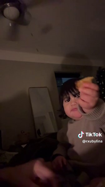 Valerie Quintero (@valerierquintero)’s videos with baby come come 2 - let