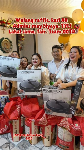 Lahat ng pagpupuri para sa ating Panginoong Diyos! Maraming salamat Lord at binigyan mo kami ng pagkakataon. Sobrang sarap sa puso, thank you Lord. Sa 12 months na trabaho, ito yung season na more more sharings!! 🎁 Mga Admin's sana napasaya namin kayo, munting biyaya galing sa puso. ❤️ Wala ng raffle raffle, same same. Para lahat uuwi silang masaya. 🥳 Lahat Blessed! 🙏🏻 Happy Holidays! Merry Christmas everyone! 🎄 #TeamOOTD #ChristmasParty2025 #blessedbeyondmeasure #ShareTheBlessings #christm