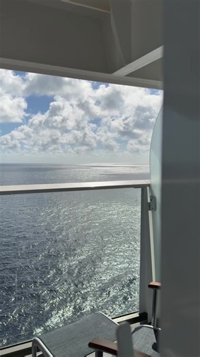 Our housekeeping staff is top tier 🤭 @Royal Caribbean #fyp #housekeeper #vacation #cabin #2026