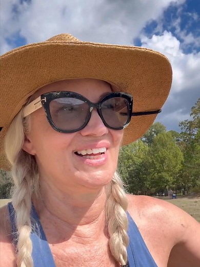 "💎 Did you know you can actually dig for REAL diamonds — and keep whatever you find?! 💎 It’s 100% TRUE! You can search the 37 acre massive volcanic pipe that brought diamonds to the surface. It’s the *only* diamond producing area in the world open to the public! And get this — the biggest diamond ever found in the U.S. was discovered right here at Crater of Diamonds State Park in Arkansas! 😲 Even better? There have been several recent big finds too. 👀 On our latest southern USA road trip, we