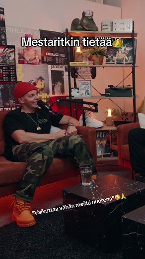 RYTMITAJUU ULKONA NYT! Näytetäänkö sunkin mielestä näiltä sediltä nuorena?🤔🫣Brädiki oli digannu niin varmasti säkin fiilaat👊🏼 Käy kuuntelemassa! @Wait @topias.harmaa @kung-fu silee @Brädi @Elastinen @Tuomas Kauhanen @Klangi #suomirap #fyp #podcasts #hiphop #musiikki