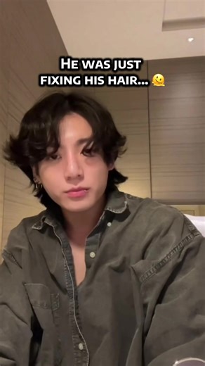 He was just fixing his hair… and we collectively forgot how to breathe…🫠🤗💜 #jungkook #jungkookedit #beautiful #fyp #viral