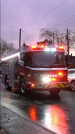 Vancouver Fire Engine 1 Responding