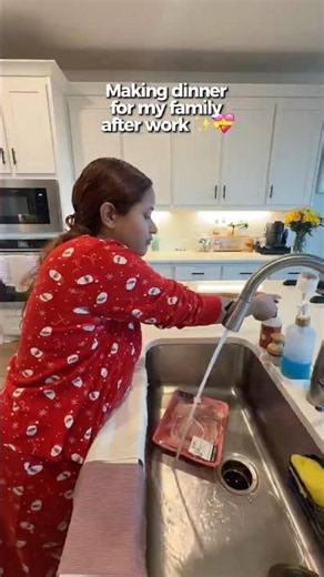 How to turn pork chops into a quick family feast 🥩 #easyrecipe #weeknightdinner #dinnerideas