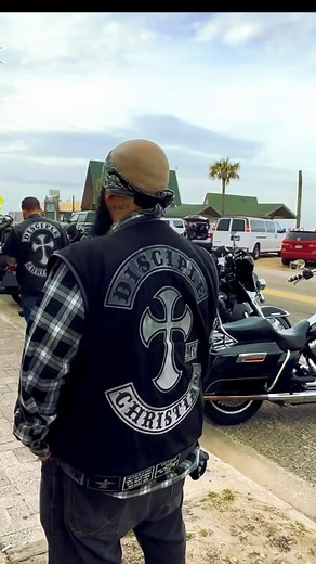 Meet Disciple Drumstick: Christian Biker with a Powerful Message!! Meet Disciple Drumstick, a member of Disciple Christian Motorcycle Club - Salty Few. He rides for Jesus and proudly displays his favorite verse, 2 Corinthians 5:17, on his neck. Here's to living as a new creature in Christ!🙏🏼🏍️ This is a disciple moment. Okay, who's this guy riding crazy in the pack? I am disciple Drumstick with Disciple Christian Motorcycle Club. Salty few. Tell me about the tattoo on your neck. What is that