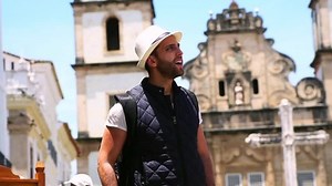 Tourist Finding Location On His Mobile: Stockvideos & Filmmaterial (100 % lizenzfrei) 31487575 | Shutterstock