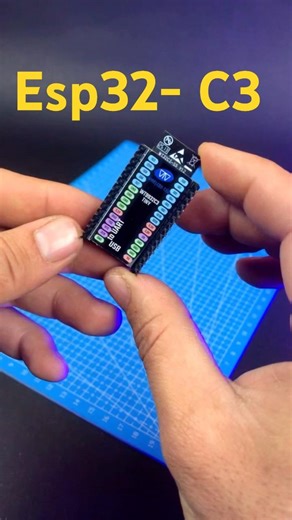 Wireless-Tag ESP32-C3 + TFT Display Magic 😲 #shorts #arduino #esp32