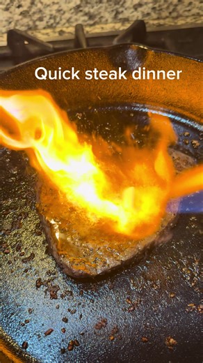 Quick steak dinner - simple and fast. #Steak #SteakDinner #QuickDinner #HomeCooked #dinnerideas