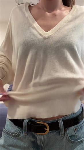 Elizabeth James (@elizabethjamesss)’s videos with Wuthering Heights - Kate Bush