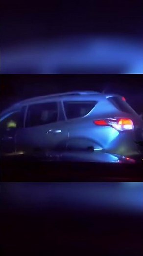 Dramatic High Speed Chase: Police stop robbers in their vehicle #shorts