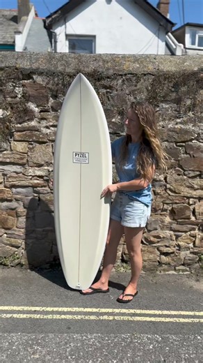 The Pyzel Precious ✨ Part of Pyzels ‘Velocity’ project series, the Precious is an alteration of the popular Gremlin model, a board that is made for messy, less powerful surf. But this evolution has a more performancey feel and can tackle more powerful surf thanks to its altered template. The first noticeable difference is the step-deck which allows more float in the body of the board, while the rails remain sleek and thinned out providing more performance and sensitivity. This creates a concave 