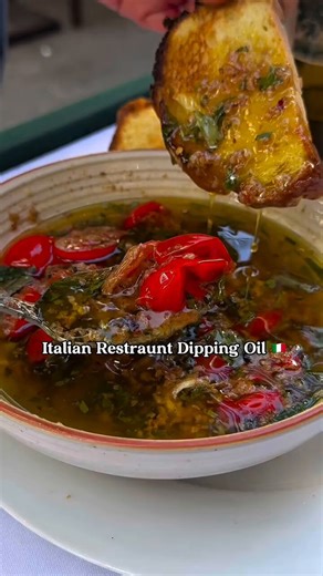 Italian cuisine has some of the most simplistic recipes and yet truly delicious. A perfect example is this incredible Olive Oil Dip. 🎥 donnamargheritanyc | IG