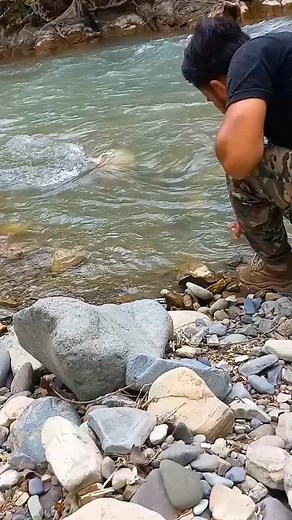 Water purification with a clean cloth #bushcraft #nature #solo #طبیعت #camping @abz #cooking #2023 | Bushcraft
