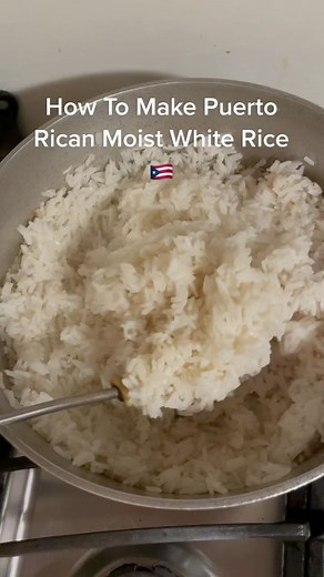 Moist White Rice Recipe with a Touch of Garlic