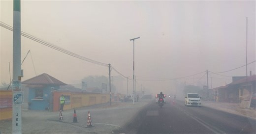 Haze hits 10 Bachok schools as peat fires push API to very unhealthy levels [WATCH] | New Straits Times