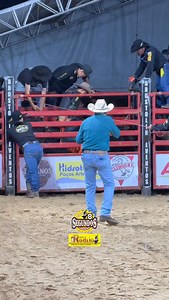 3.2K views · 977 reactions | Leonardo Castelini x Rio Negro da @cia.lrbulls Fernandes Pinheiro / 30 Anos Edson Brustolin Eventos Noite de sábado  Revista É Rodeio | Revista É Rodeio | Facebook