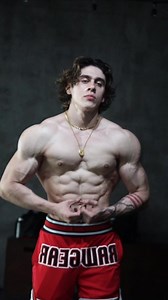 Baki #gymtok #baki #gym #xyzbca #fitness #bodybuilding #fypシ #posing #aesthetic