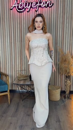 Abiyefon on Instagram: "Straplez Abiye 🎬 Detaylı incelemek için DM den ulaşabilirsiniz! Retail & wholesale www.abiyefon.com 📦3000 TL üzeri ücretsiz kargo 📦Ücretsiz iade 💰 Kapıda Ödeme 💰 Dünya geneli fiyat garantisi MODEL NO: ABU5320 Whatsapp 05300856420📱📲 Canlı destek 08502596207 #uzunabiye #abiyeelbise #abiyemodeller #eveningdress #fashion #womenstyle #abendkleider #promdress #robesdesoiree #shooting #yenisezonabiye #прокатплатьев #прокатплатьевалматы #dress"