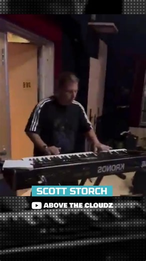 🎹 Scott Storch playing his classic hit live in the studio 🔥 | Legendary vibes The legend himself - Scott Storch behind the keys! 💯 Watch him bring that timeless hit back to life in the studio. Pure skill, pure music -#scottstorch #producerlife #musicproducer #studiovibes #keyboardplayer #hiphopproducer #beatmaker #classichit #legendaryproducer #hiphop #musicproduction #scottstorchbeats #realmusic #producertok #pianoking #beatmaking #storchstyle #studiomagic #iconsonly #studiolegend #mpcgang #