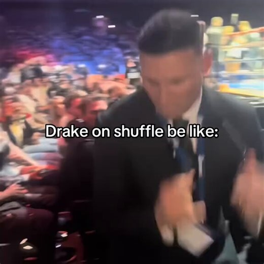 Drake’s really the most versatile artist ever:coz drake on shuffle be like: