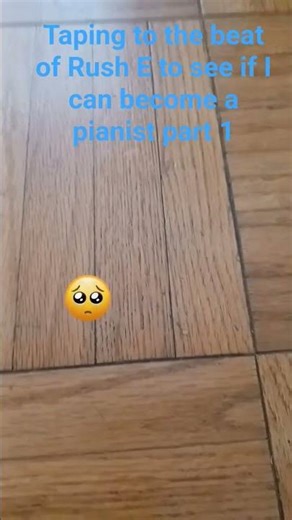 Taping to the beat of Rush E to see if i can become a pianist part 1 | Advent Calender Day 10