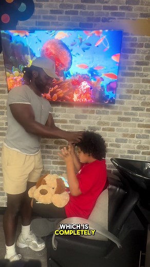 Great first session with a lot of good things that @HenryTribes can build on. Jaxon does not have too many things that hold his attention, but from this video we can see he likes pop tubes, high fives, TV, and bubbles. These are great reinforcers we can implement next time. Really excited to see how the second session goes. Great job dude! _______________________ Donate towards sensory friendly haircut experiences via Go fund me https://gofund.me/cd3f8457 LINK IN BIO Weighted capes available on 