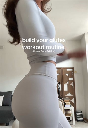 The perfect at-home routine to build your glutes — no equipment needed🤭 Summer is coming, and all you really need is consistency and a solid plan! Mine is from @Dream Body App which gives me a fully personalised plan built for my body and goals ✨🪩