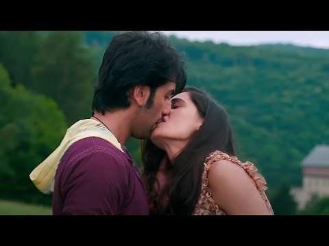 Bollywood's Hot Kissing Scenes | Ranbir Kapoor, Nargis Fakhri, Akshay Kumar, Kareena Kapoor & More