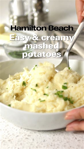 From perfect mashed potatoes to easy batter, beverages, spreads and sauces, discover why a hand mixer is your holiday kitchen superhero. Learn more: https://bit.ly/3u03cn5 Mashed potato recipe below ⬇️ INGREDIENTS 1½ pounds all-purpose white potatoes 1 can (5 ounces) can evaporated fat-free milk 1 tablespoon butter or margarine, room temperature ¼ teaspoon salt ¼ teaspoon pepper DIRECTIONS 1. Wash potatoes and peel if desired. Cut into 2″ pieces. Place in saucepan and cover with water. Bring to 