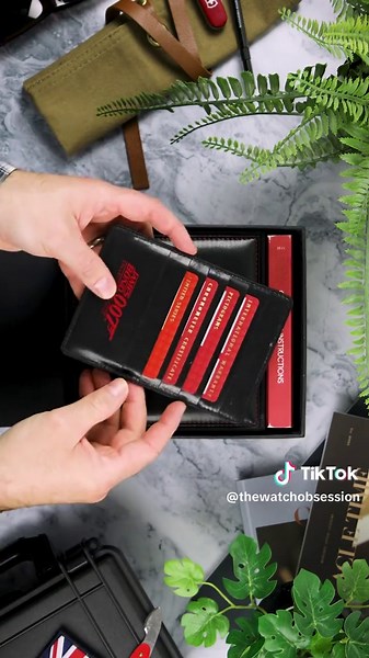 Unboxing the Omega Seamaster 007 Collector's Edition