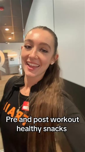 🍌🥣 Trainer Tuesday Snack Hacks 💪 Power your workouts with snacks that work with your body: ✔️ Carbs = energy ✔️ Protein = muscle repair ✔️ Healthy fats = lasting fuel Bananas almond butter, Greek yogurt berries, or oatmeal protein powder are simple, effective choices to help you crush your training. | Crunch Fitness