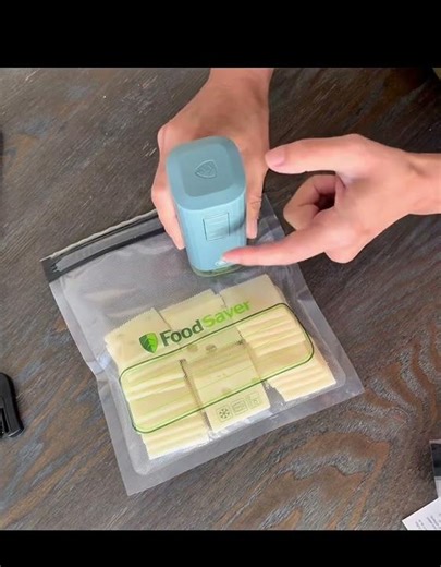 Foodsaver mini handheld vacuum sealer