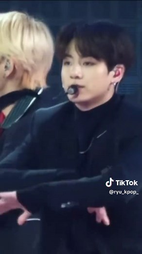 Jungkook's Focus Cam Performance in FAKE LOVE