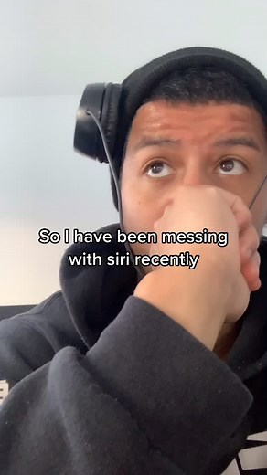 Funny Siri Roasting - Try Saying '112'!