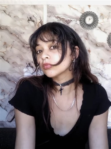 forgot about the choker 😭