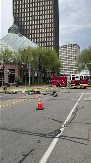 Road blocked after traffic light falls onto Court Street in Rochester