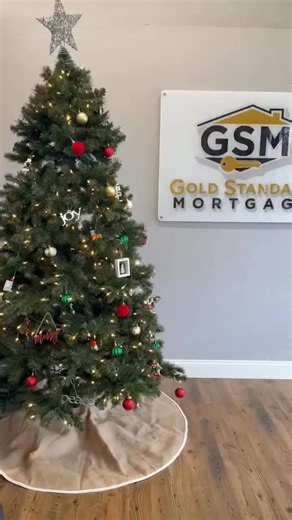 Veronica Barragan-Mortgage Lender on Instagram: "🎄 On the 3rd day of Christmas, my buyer gave to me… 3 undisclosed debts! 💳🤐🎁 🎅🏼 Surprise debts? Not so jolly. When you’re applying for a home loan, full transparency matters. Undisclosed car loans, personal loans, or new credit lines will show up during the final verification process — and they can throw off your debt-to-income ratio or delay your closing. 😬 ✨ Pro tip: Tell your loan officer about everything upfront — no financial secrets h