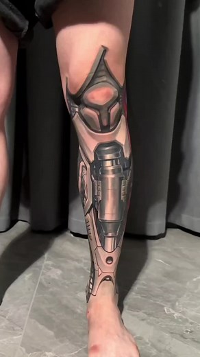 Inspiração em Tatuagem Robótica: Realismo e Cyberpunk