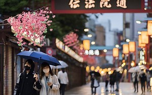 Japan Keeps Tourism Freeze Despite Plunge in Virus Cases - The National Herald