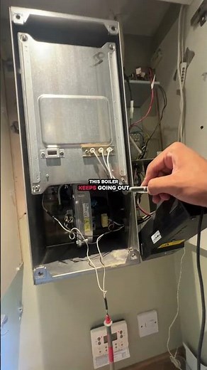⚠️ Gas engineers NEED to see this 👀 testing flame rectification ⚡🔥 on a combi boiler!