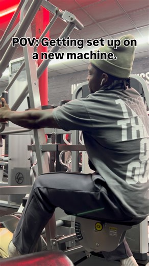 How to get the right set up… Getting the right set up is important for a good contraction! So wiggle that but, move your feet, change hand position, lean back like fat joe Or (unpopular opinion) ASK FOR HELP 🤌🏾 Shout out to the young gun who saw me messing around trying to set my phone up so game me his tripod 🫶🏾 Gym community is always in the air 🥲 #gym #set #up #community | O.G. Fitness