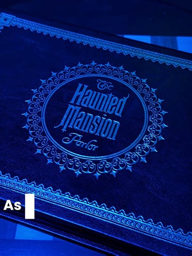 The Haunted Mansion Parlor onboard the Disney Destiny did not disappoint 💯 #hauntedmansion