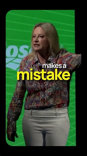 Why Leaders Notice Mistakes More Than Wins and How to Rewire That Pattern | Dr. Michelle Rozen