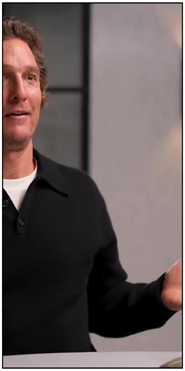 In this powerful clip, Matthew McConaughey shares how he turned down massive paychecks to stop doing romcoms and pursue roles that truly scared and challenged him. He talks about prioritizing personal growth and fatherhood over quick financial gain. This moment reveals the courage it takes to step away from easy success toward a more meaningful path. If you've ever felt stuck choosing between stability and passion, this story will inspire you to choose boldly.