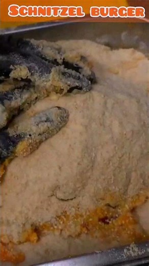 schnitzel burger 🍔 😋 😍