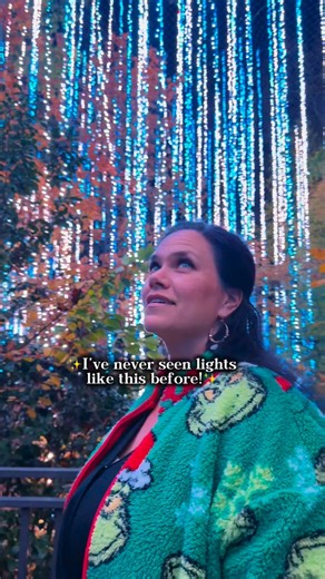 Merrit l Helping families plan trips & activities in the SE on Instagram: "Garden Lights, Holiday Nights at the Atlanta Botanical Gardens is back for its 15th year, and there’s truly an experience for everyone ✨ Whether you’re planning a Girls Night Out, Date Night, or a Family Night, here are a few tips to make your visit even better: ✨ Buy tickets early for the best selection. This event always sells out! ✨ Consider rideshare — parking can get busy, and drop-off is super easy. ✨ Premium & Prem