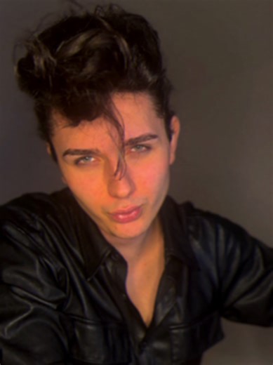 Cosplaying as Elvis Presley: A Romantic Aesthetic Journey